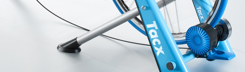 Tacx prezintă smart versus basic, Bushido vs. Blue Matic